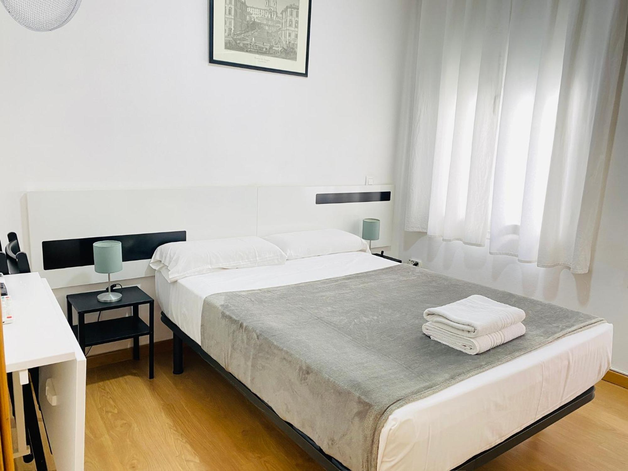 Ch Rayuela Hotel Madrid Exterior photo